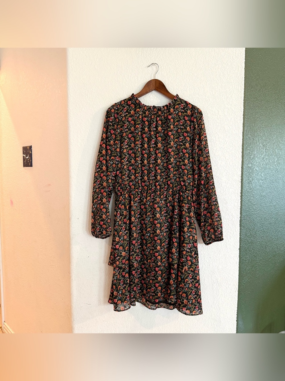 NWT Loft Womens Dress Black Floral Tiered Long Sleeve Tie Back Size Medium